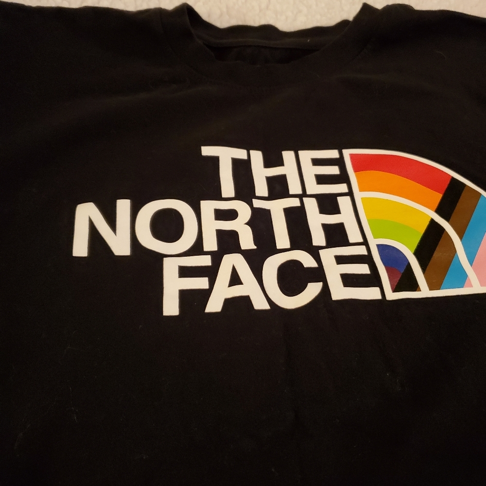 North Face size Medium men's black Tshirt. In great condition - Picture 2 of 6